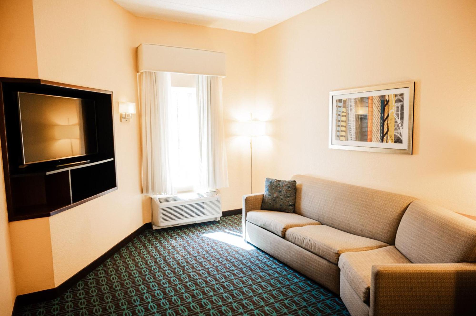 Hotel Fairfield By Marriott 3*